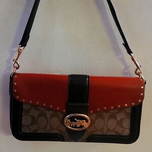 Authentic Coach Purse 👛.